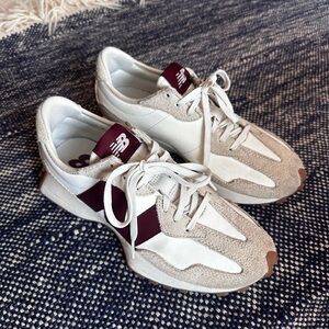New Balance 327 Sneakers in Burgundy